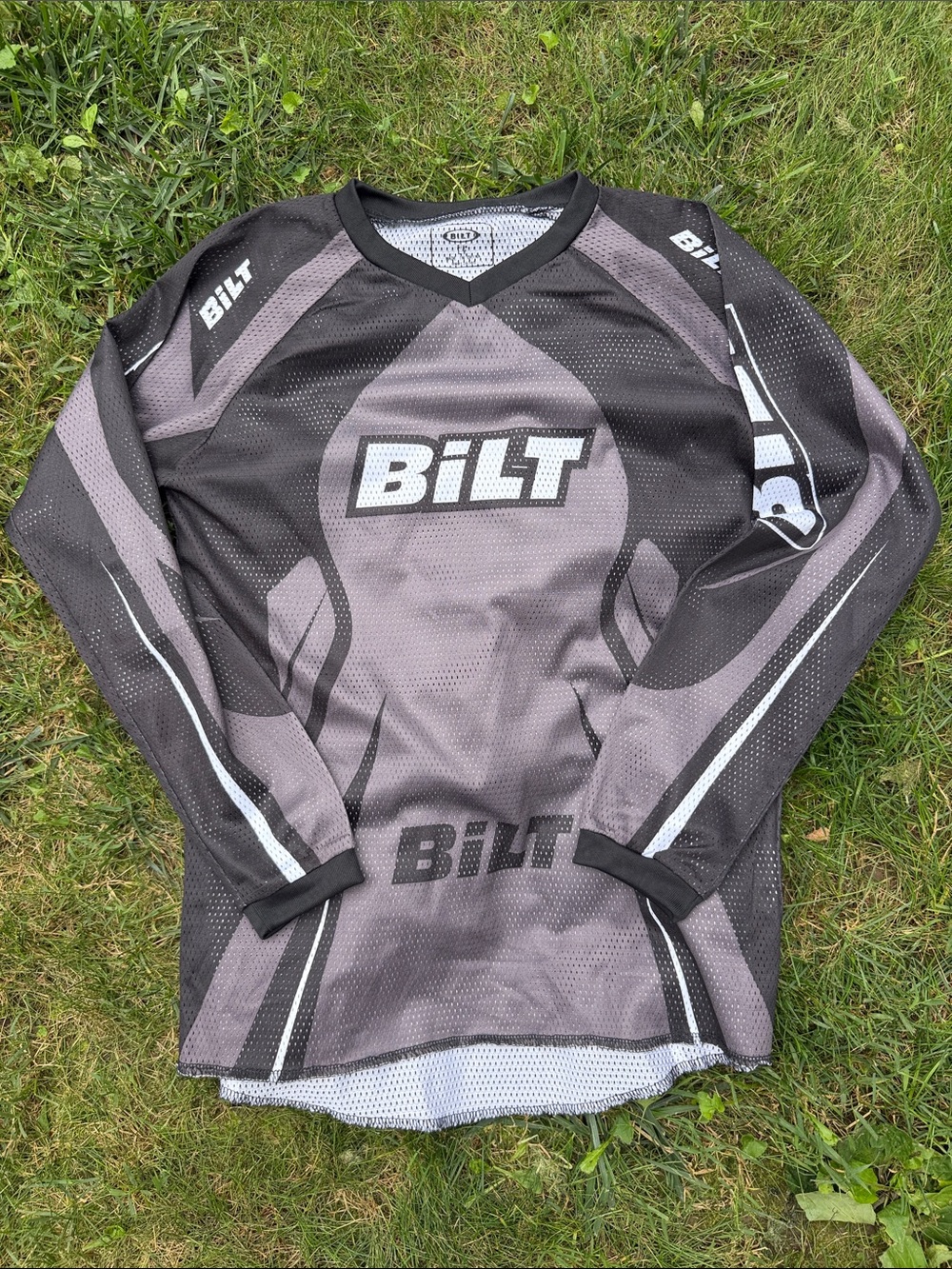 BiLT Boys' Gray/Black Long-Sleeve Jersey